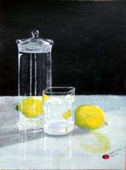Glas met citroenen